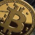 Chute du Bitcoin sous les 75 000 $ entraînant 917 millions de dollars de liquidations de cryptomonnaies